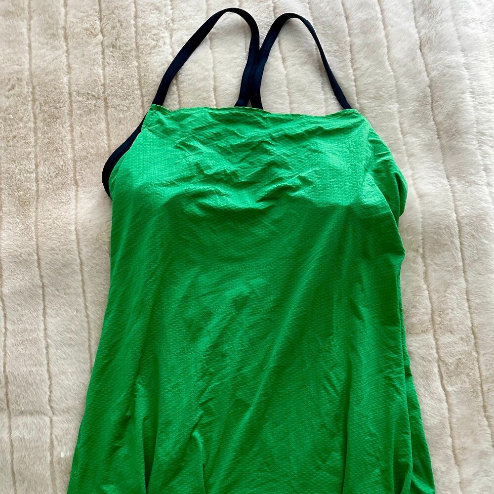 Lulu Lemon exercise top (2 in 1 with built-in bra)
